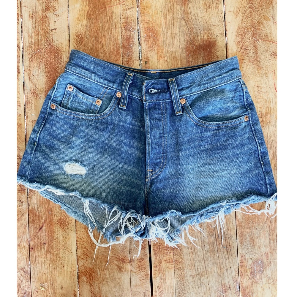 Premium Levi’s “501” Cut Off Denim Shorts size 24